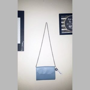 2 Crossbody bags💙 for the price of one.